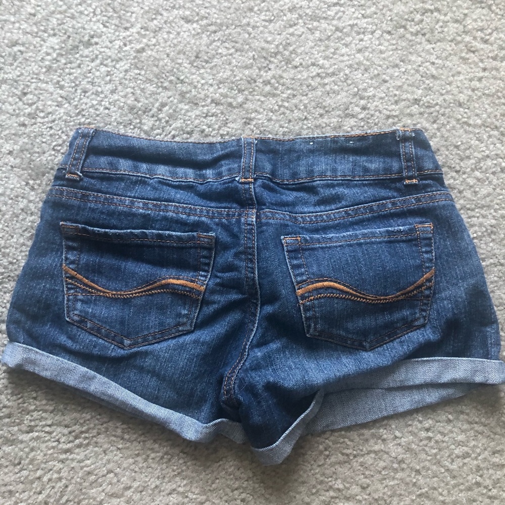 Shorts - Picture 2 of 3